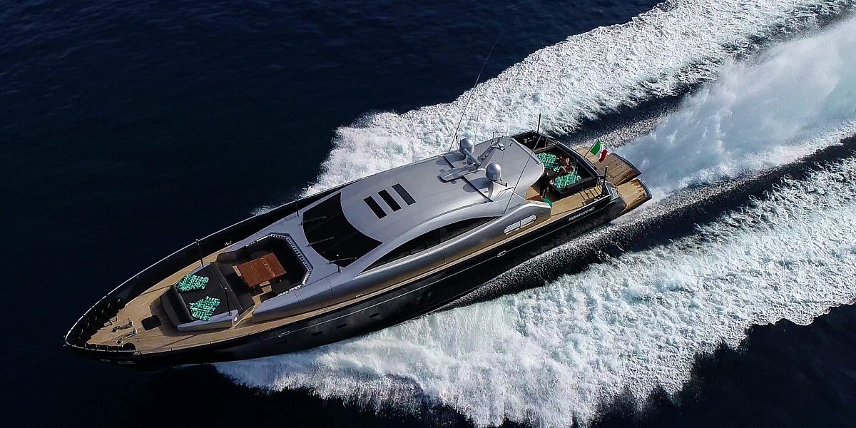 Аренда мега яхты 	Italcraft 105 Alemia В Италии